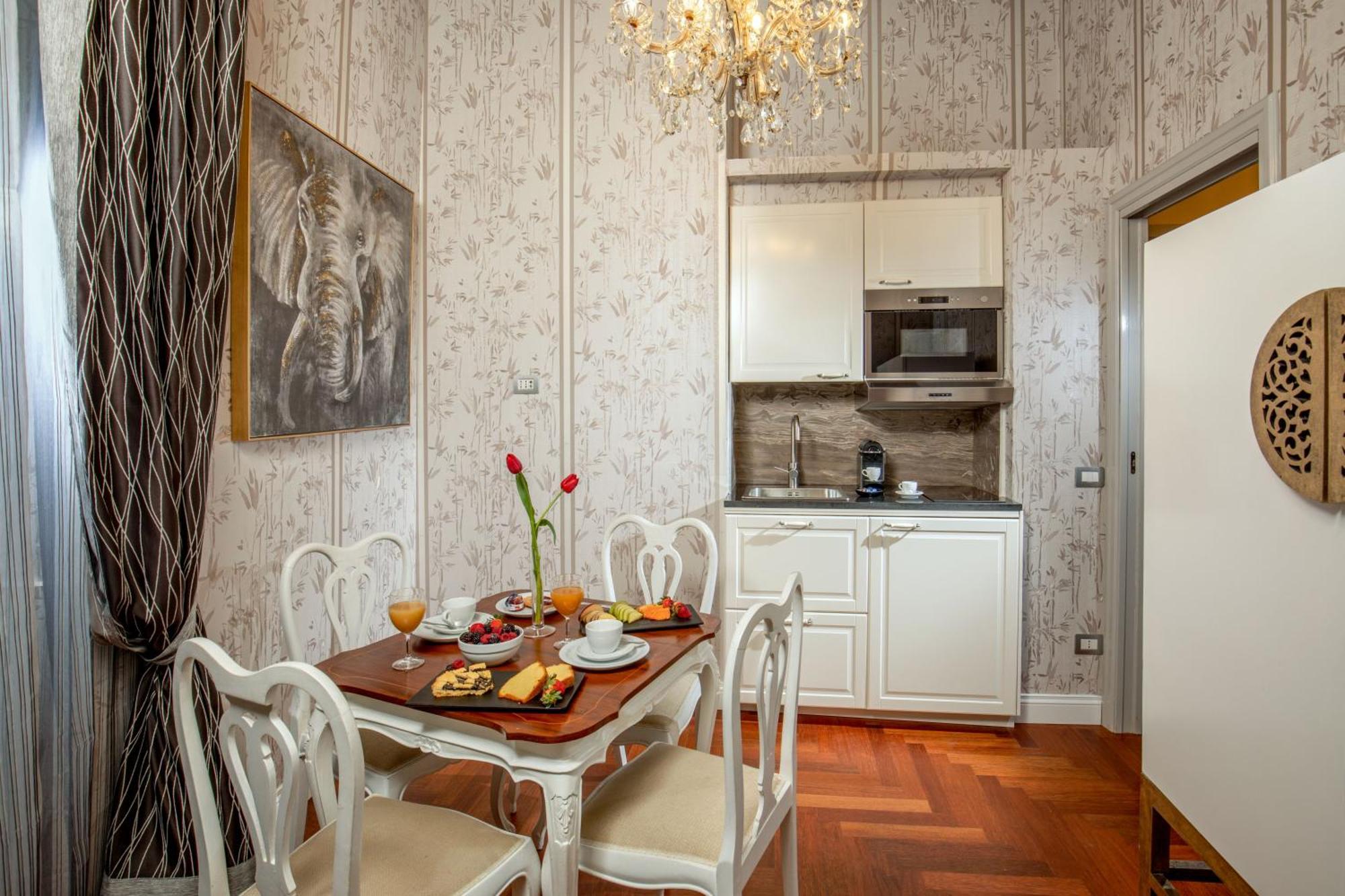 The Inn At The Spanish Steps Luxury Collection - Bocca Di Leone 63 Luxury Suites — Photos 3